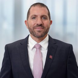 Trade Desk(TTD.US) Q2业绩发布后股价暴跌近40%，凯茜·伍德迅速增持超72.5万股