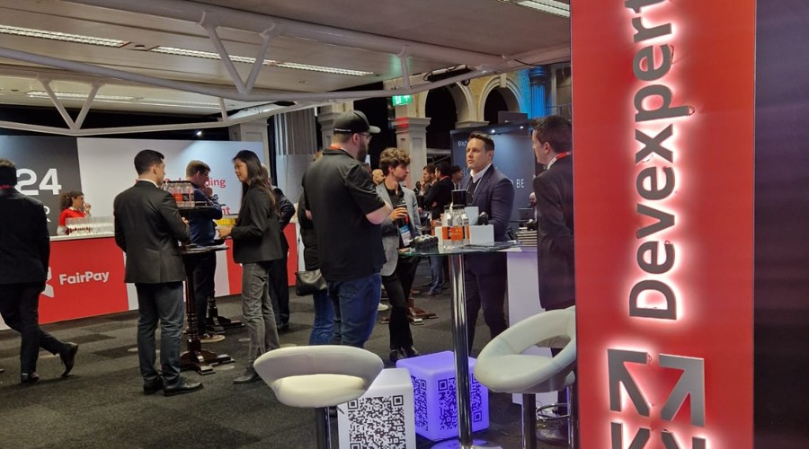 A股午评 | 科创50涨近2% 沪指争夺3700点 大金融等权重股拉升